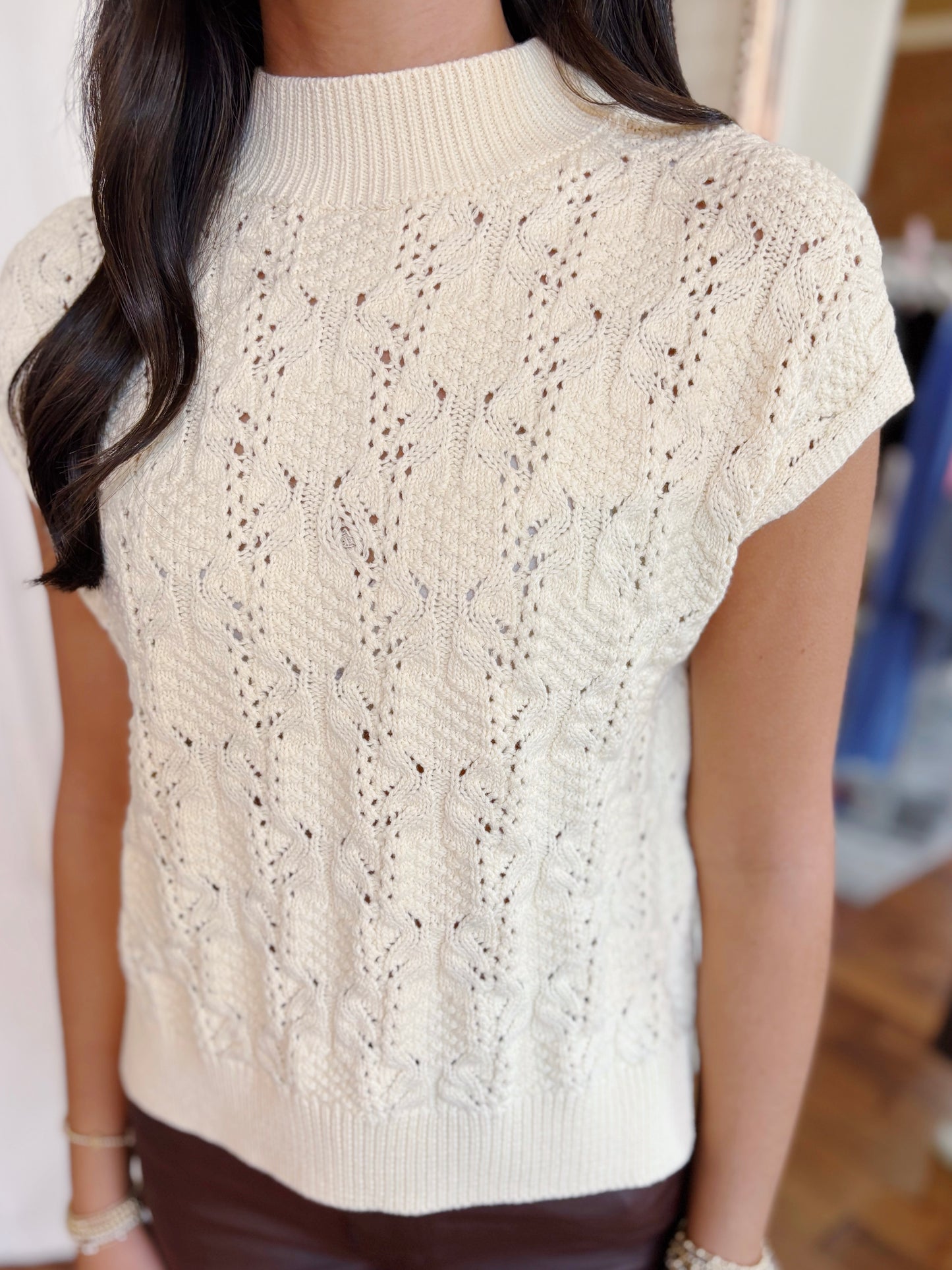 BUTTER CREAM SWEATER TOP
