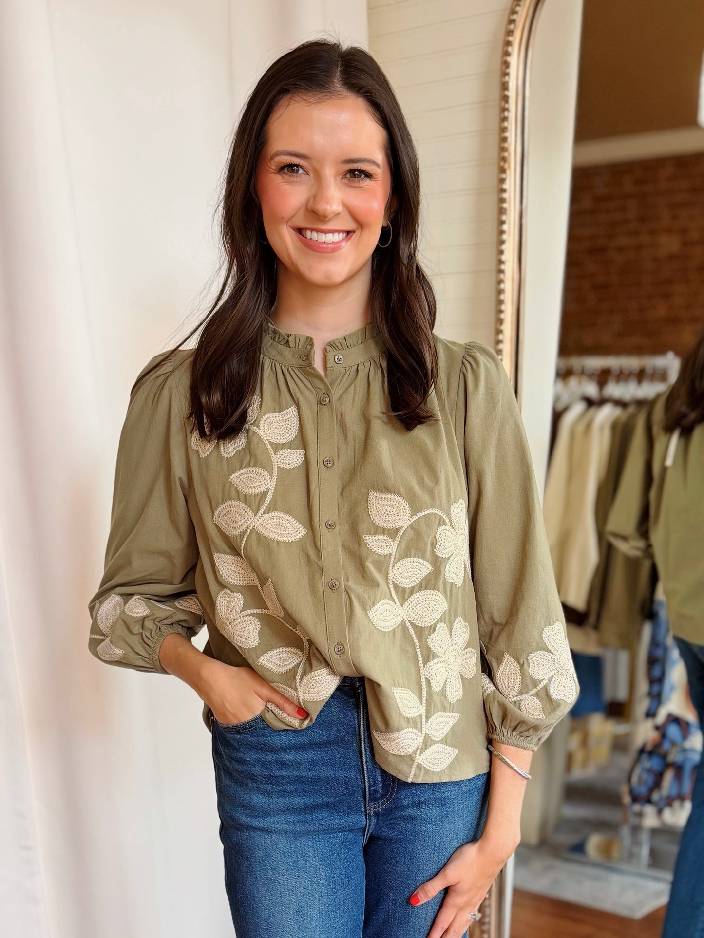 LOUELLA TOP- LIGHT OLIVE