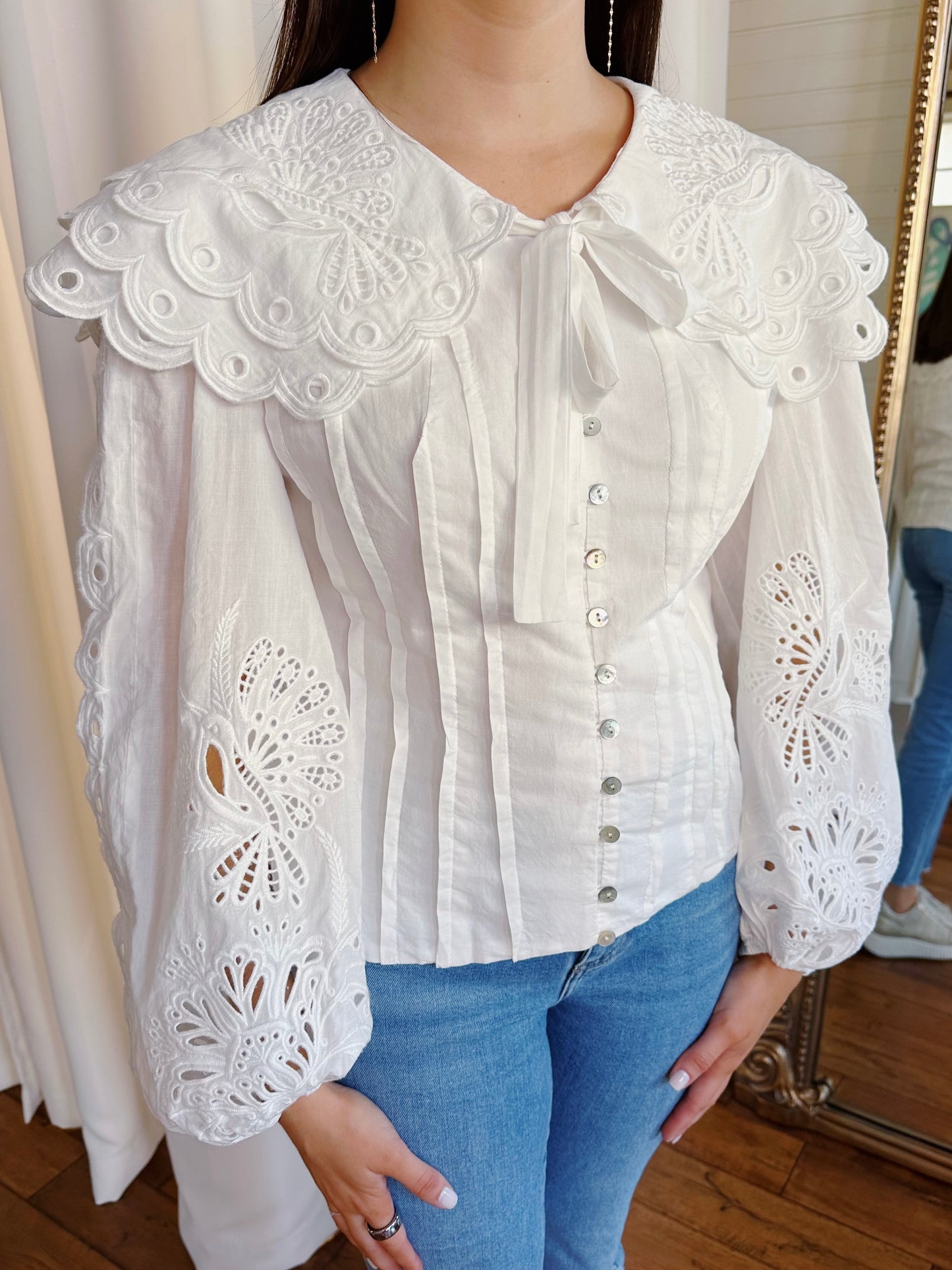 FRENCH SILHOUETTE BLOUSE