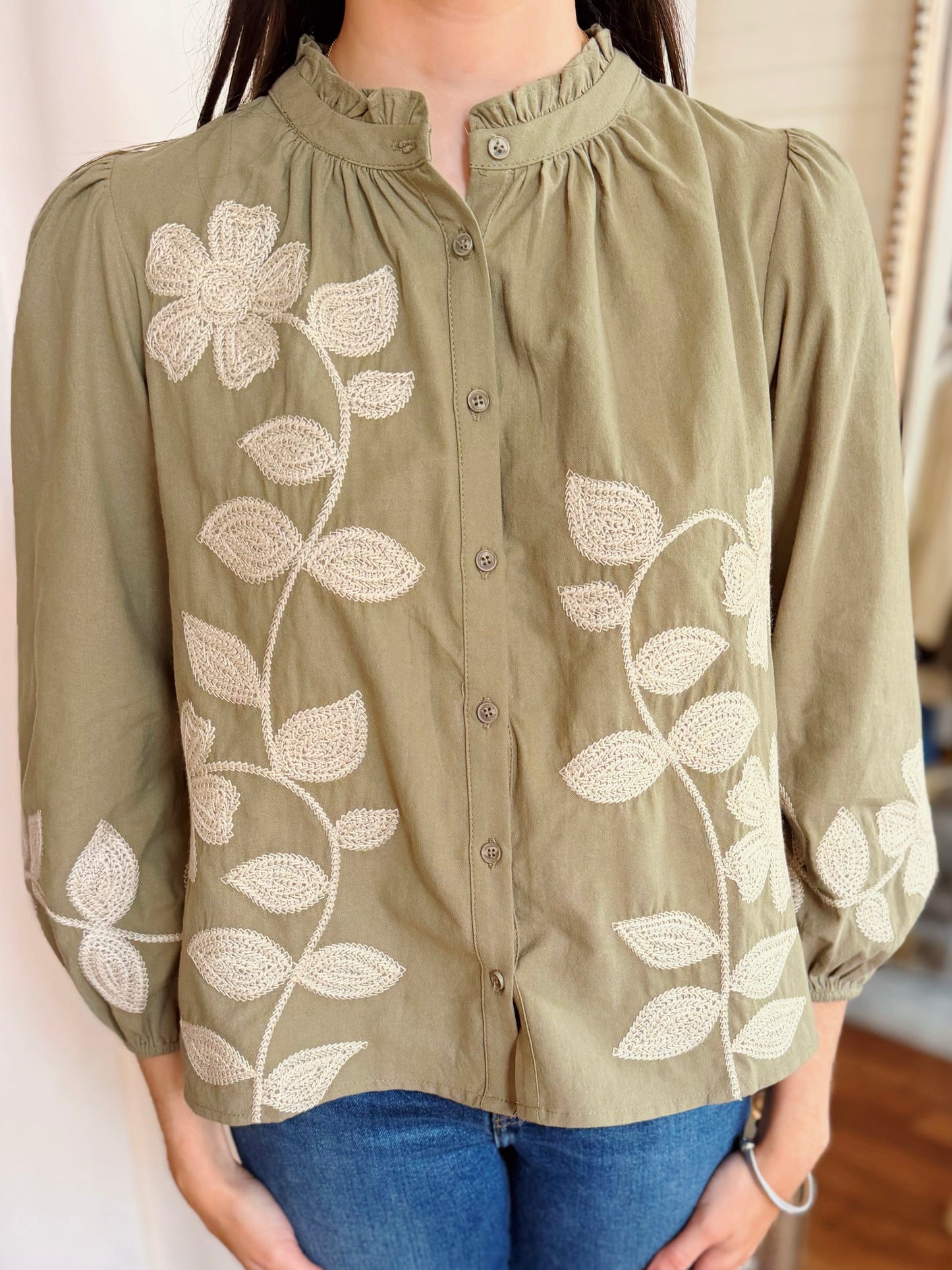 LOUELLA TOP- LIGHT OLIVE