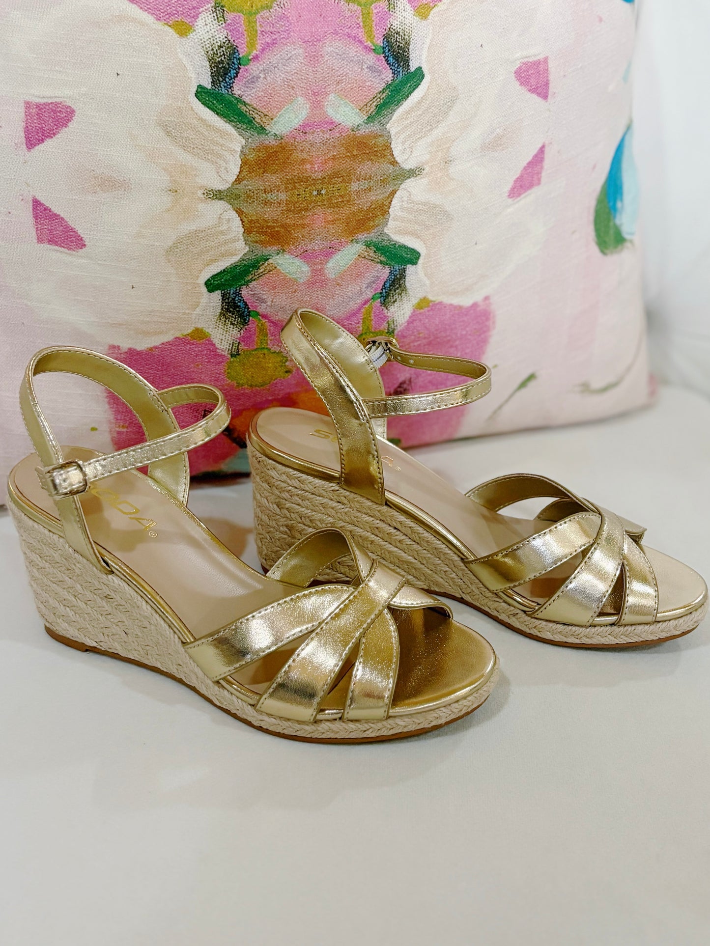 AVERY GOLD WEDGE SANDALS