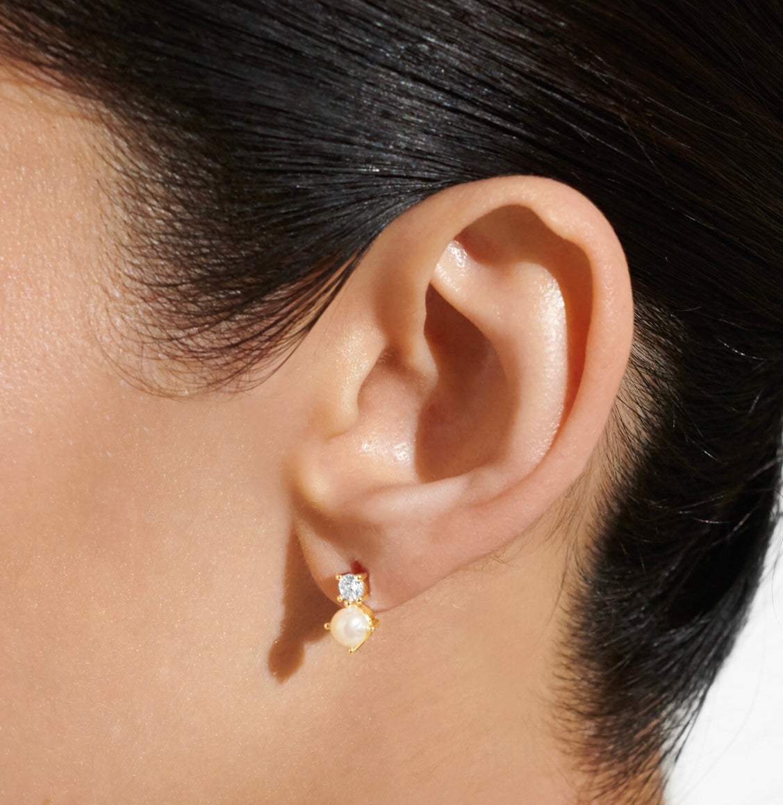 HALO PEARL STUDS