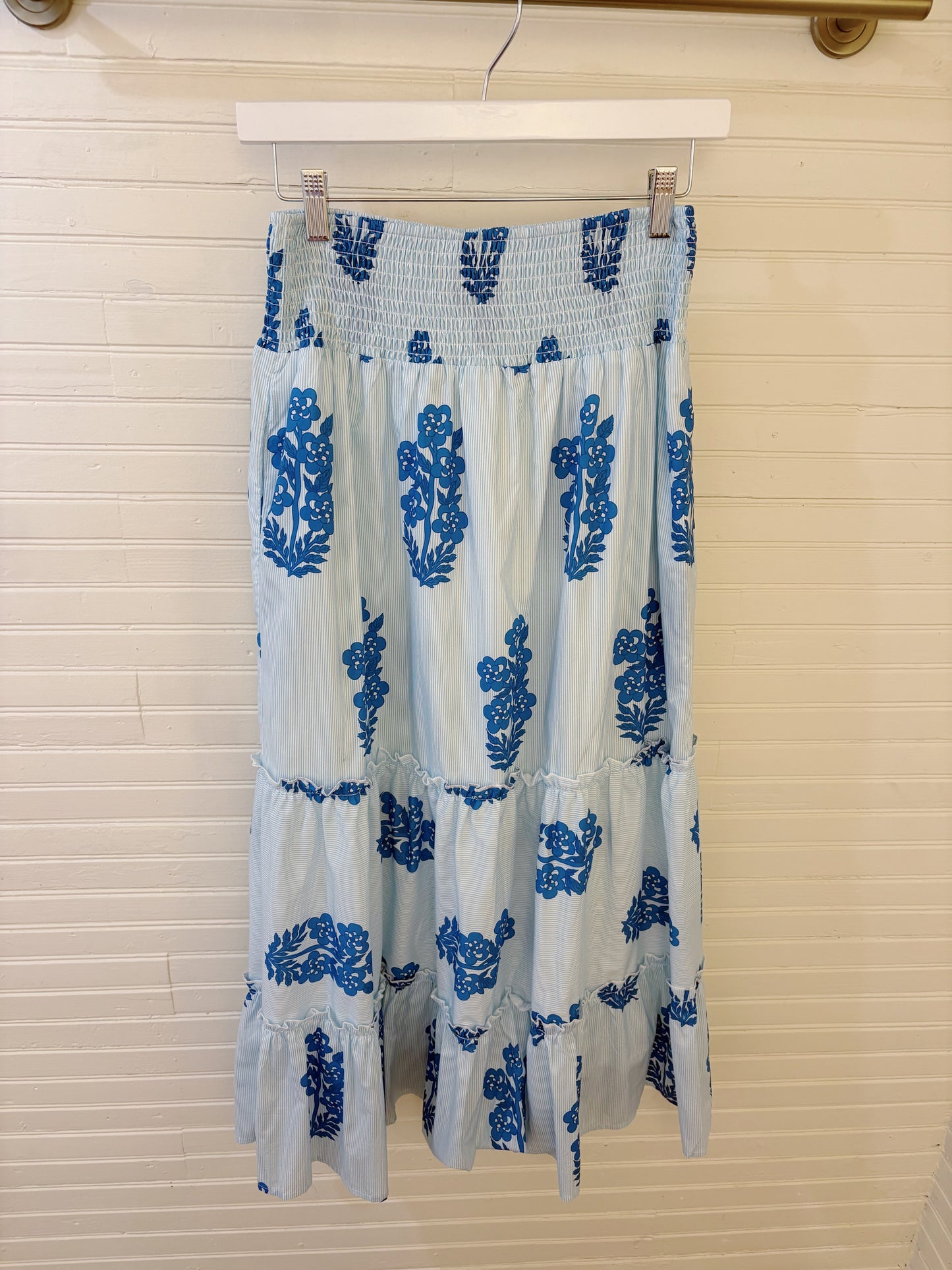 ASHTYN FLORAL SKIRT- LIGHT BLUE