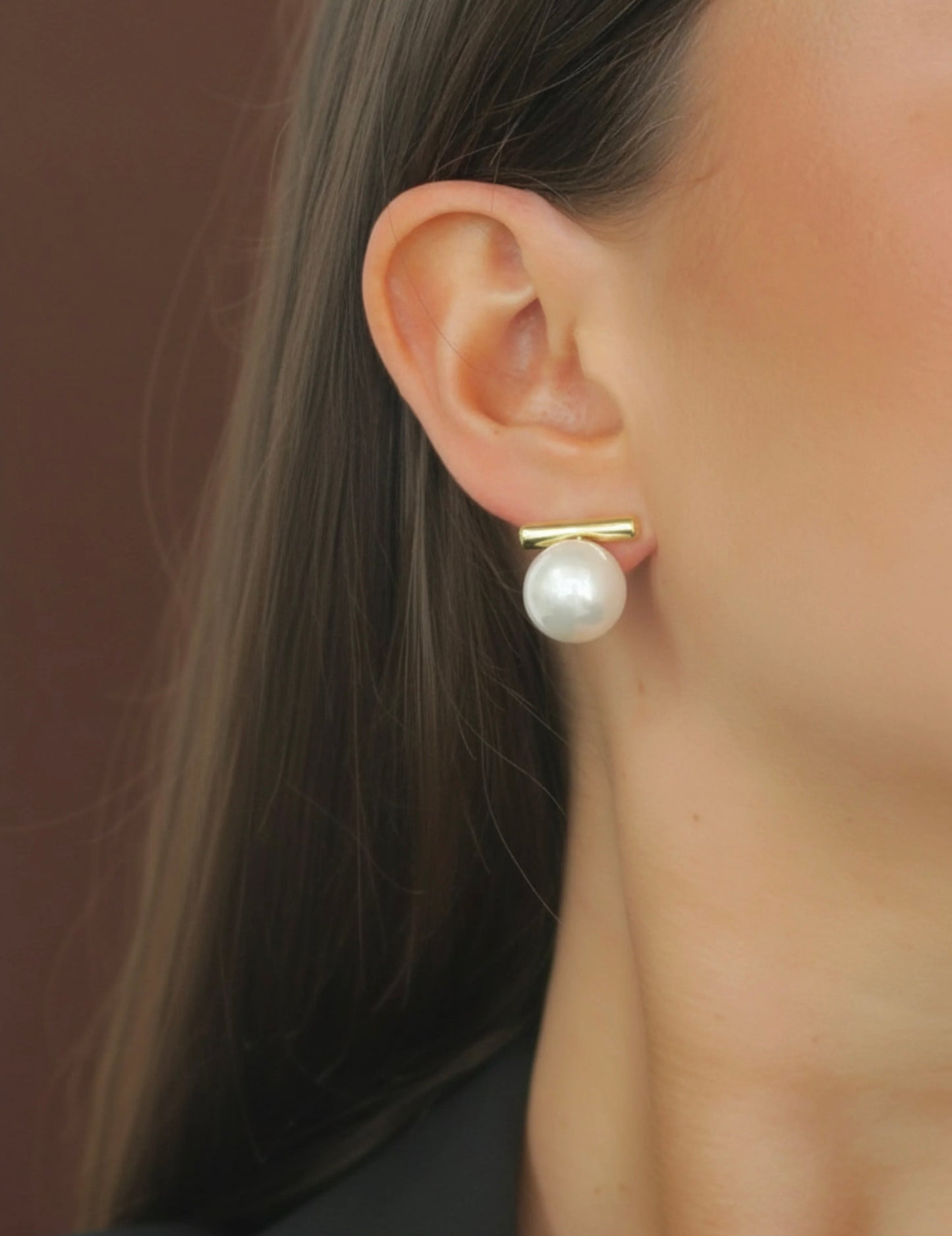 SET THE BAR PEARL STUDS